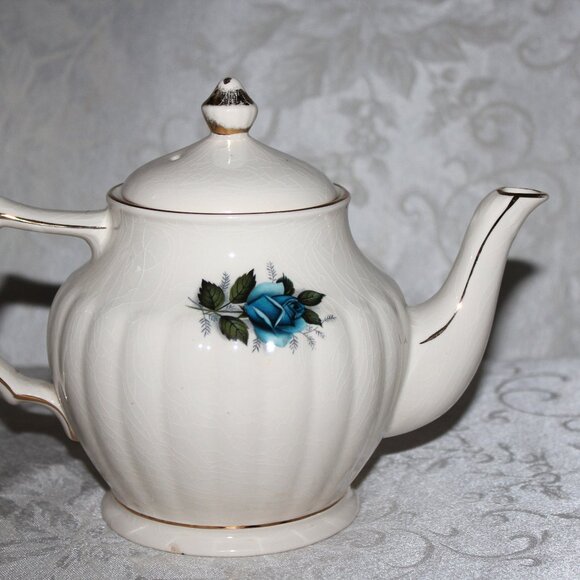 Sadler Blue Rose Teapot | Arthur Wood Blue Rose Sugar Bowl & Creamer Set - Picture 7 of 15